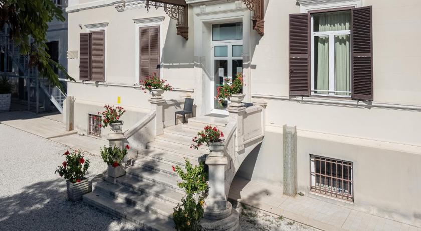 罗马 San Luigi - Residenza Gemelli 4星级 酒店 外观