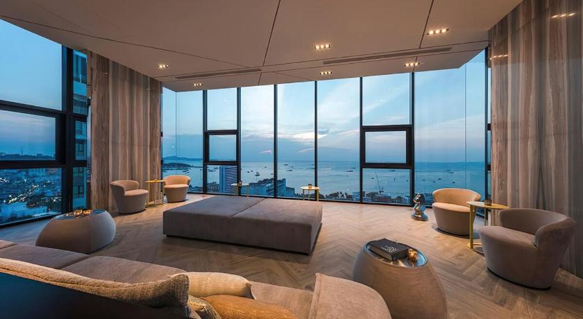 Sea View 2 Bed Room Unit Central Pattaya