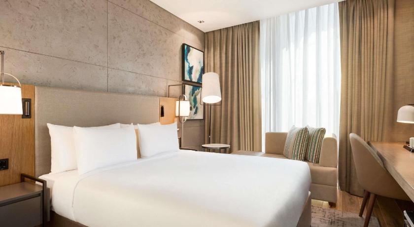 Image of Deluxe Room with 1 queensize bed 0
