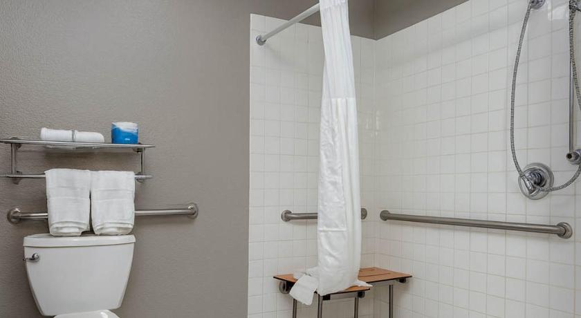 Image of Queen Room - Disability Access - Roll in Shower 11