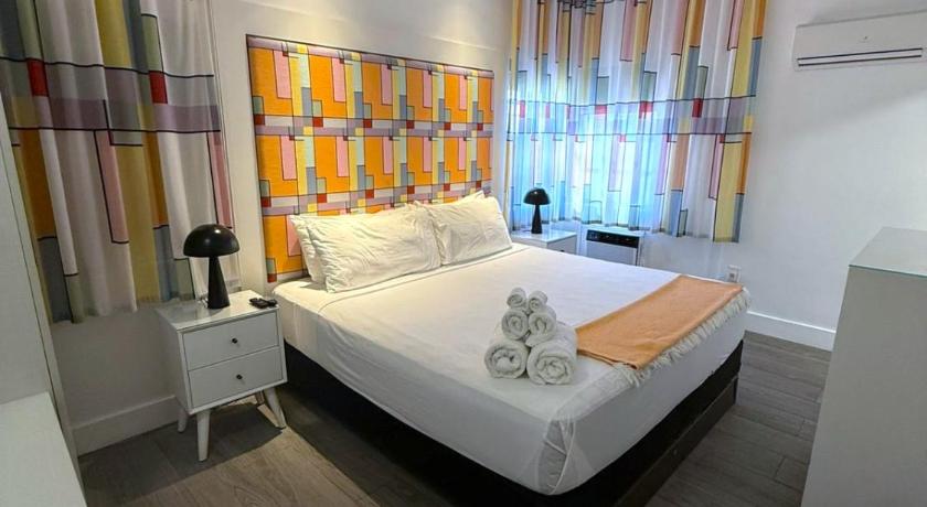 Immagine di Camera Fashion con Letto Matrimoniale King Size (Fashion King Bed) 5