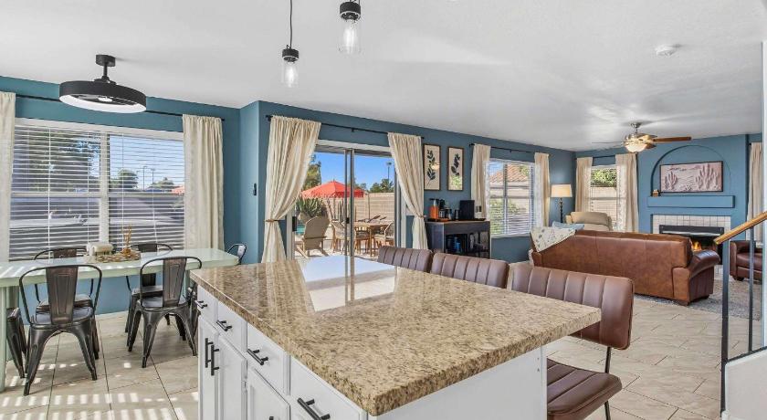 Phoenix Heated Pool, Hot Tub, Games & more! 4-Star Accommodation room