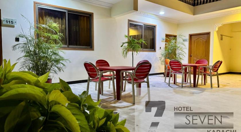Hotel Seven 7 – Karachi, TX