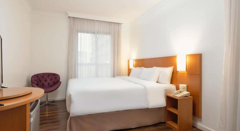 Image of Superior Double Bed 5