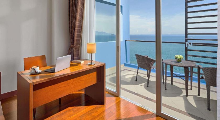 Image of Superior King Room 14