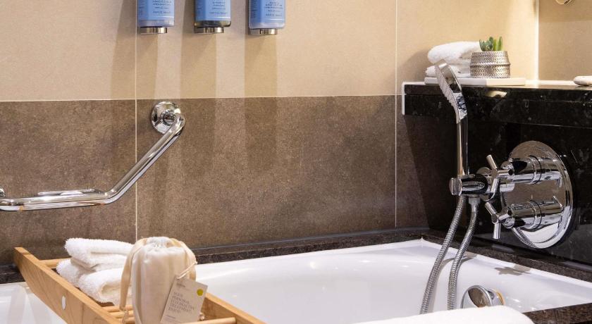 Image of Luxury Club Room, Club Millesime access, 1 King Bed 2