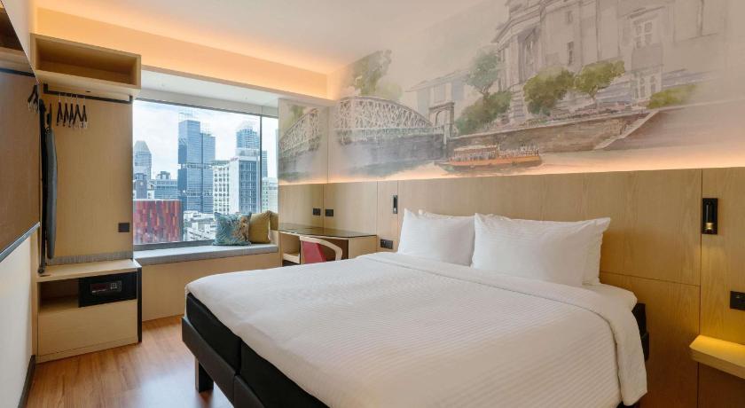 Image of Superior Room with King Bed 0