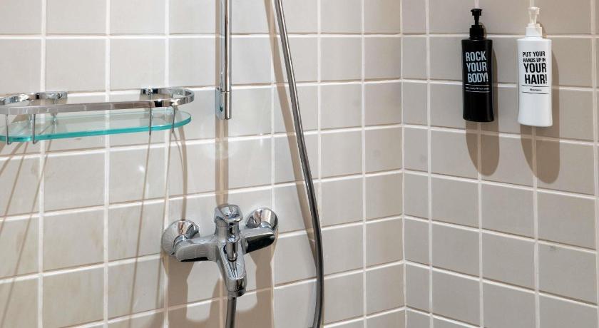 Image of Superior Triple Room 11