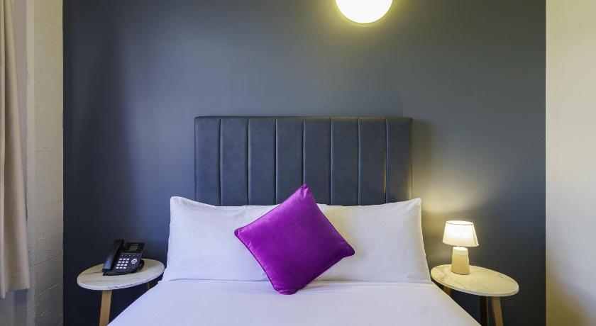 Image of Three-Bedroom Apartment with Three Queen Beds 6