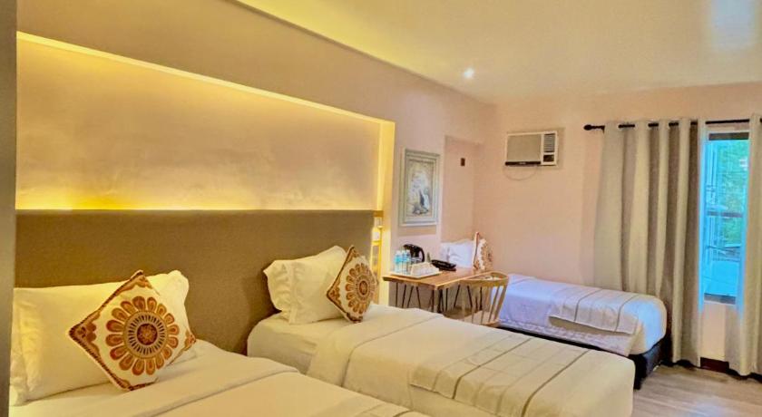 Image of Triple Room 1