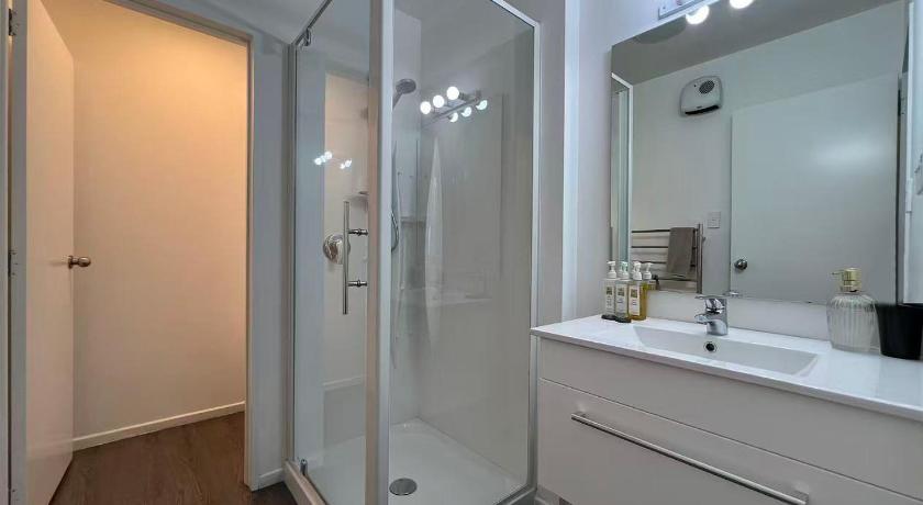 Image of Deluxe Family Room 2