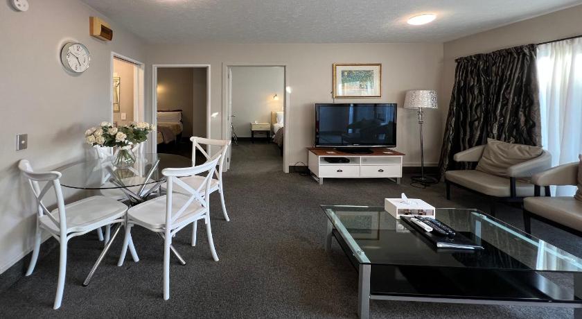 Image of Deluxe Family Room 0