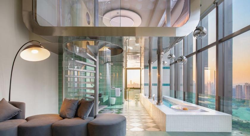 Futingge High-Rise River View Hotel