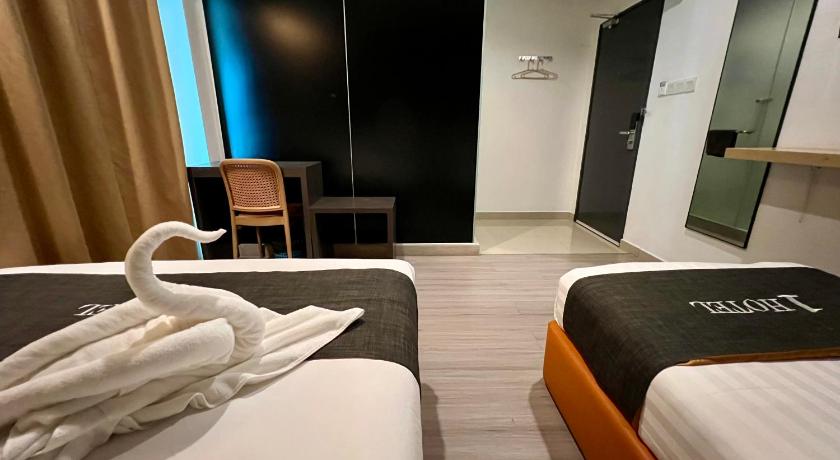 Image of Family Room 10