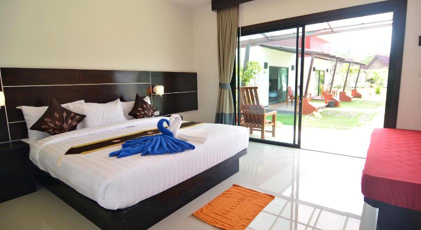Image of Superior Pool View Room 0