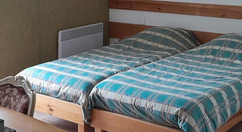 肖梅利克斯 Appartements independants dans chalet en Auvergne 3星级 民宿 泳池