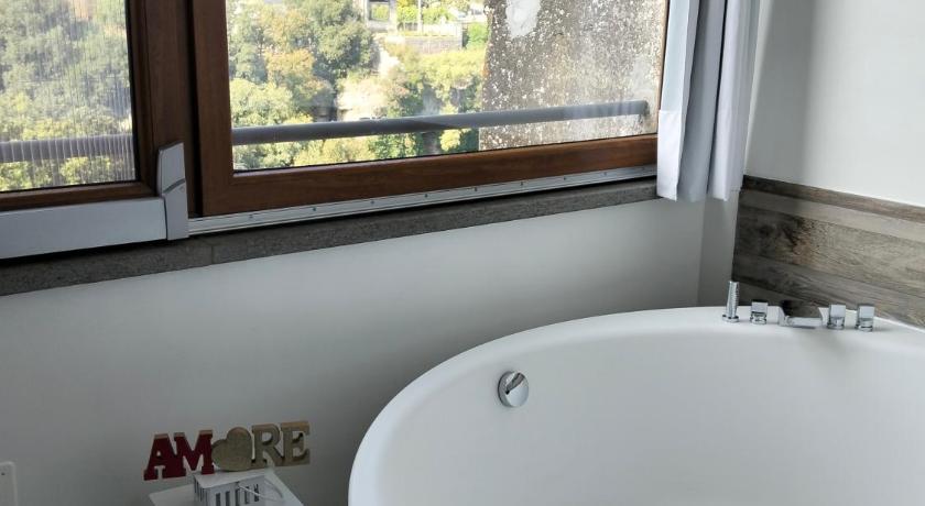 La casa nel Borgo Sospeso "con vasca x2 "no idro " e vista panoramica"
