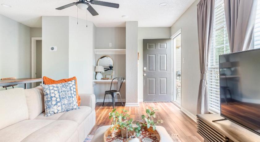 Auburn (AL) 4 Bed 2 Bath, Dog Friendly, Pool, Walk to Stadium 4-Star Accommodation pool