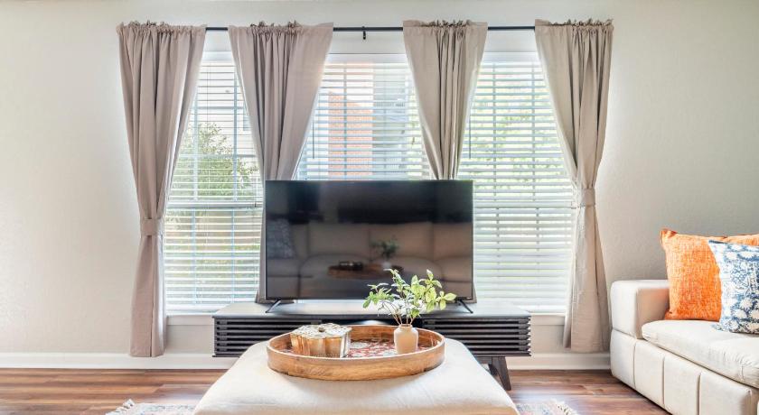 Auburn (AL) 4 Bed 2 Bath, Dog Friendly, Pool, Walk to Stadium 4-Star Accommodation suite