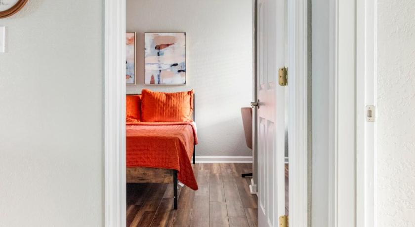 Auburn (AL) 4 Bed 2 Bath, Dog Friendly, Pool, Walk to Stadium 4-Star Accommodation room