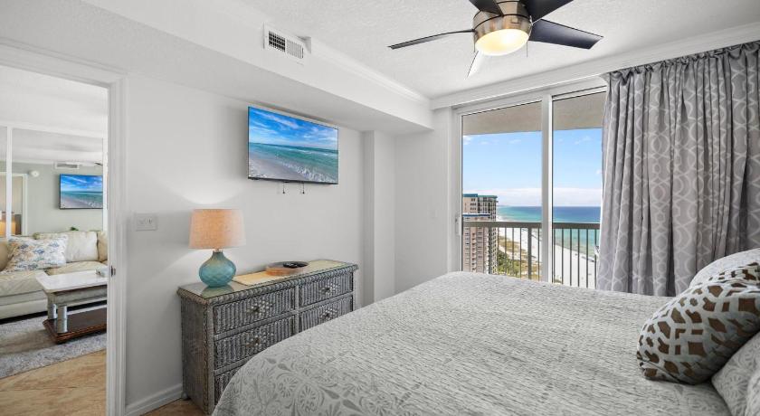 Image of Two-Bedroom Apartment with Balcony and Sea View 8