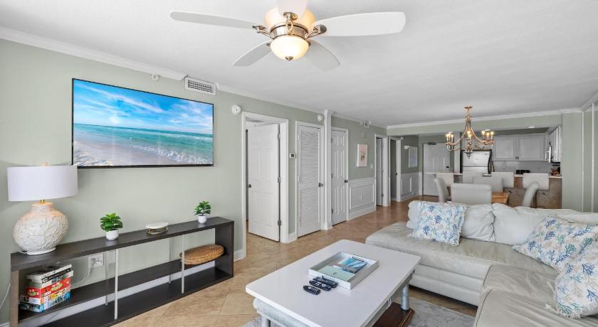 Image of Two-Bedroom Apartment with Balcony and Sea View 6