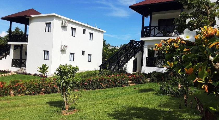 Villas Reynoso, Near La Playita Beach in Las Galeras Samana