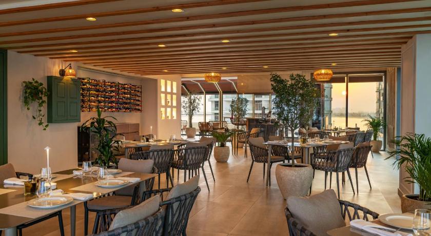 Aloft by Marriott Palm Jumeirah - image 11