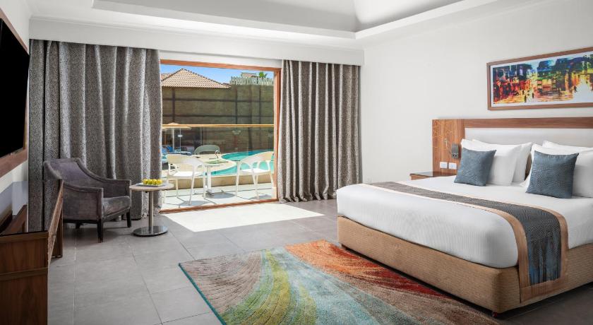Image of Jacuzzi Bungalow 4
