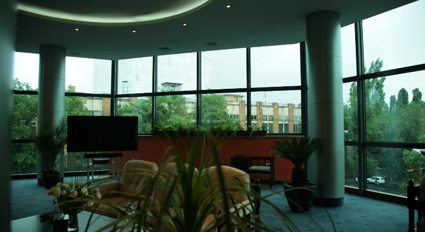 Ararat Hotel - image 3