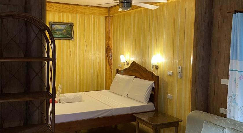 รูปของดีลักซ์ ควีน (Deluxe Queen Room) 0