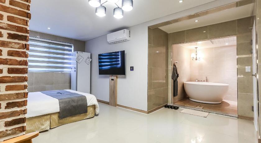 東海 Picasso Hotel 2つ星 ホテル 外観