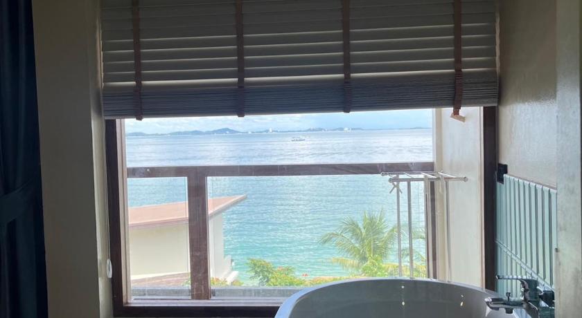 Image of Triple Room Beside the Sea 2