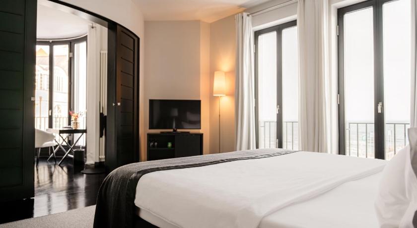 Image of PRIVATE / LUXURY 3