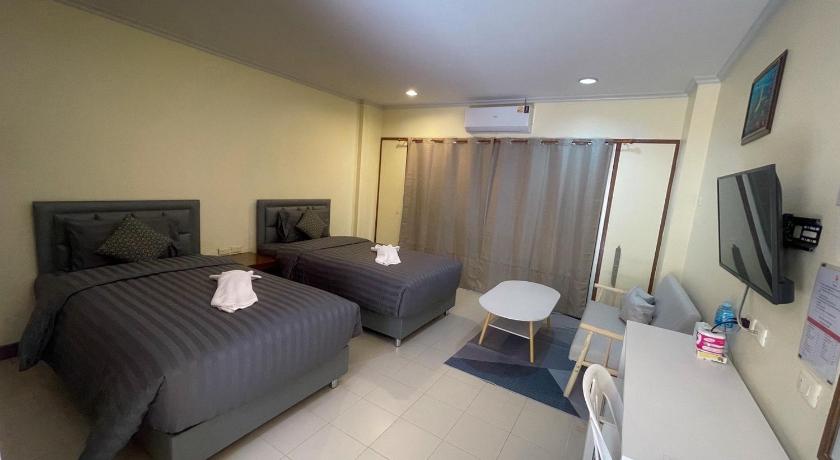 Image of Double Room with Garage 11