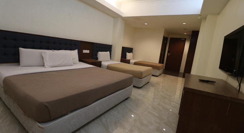 Image of Triple Room 1