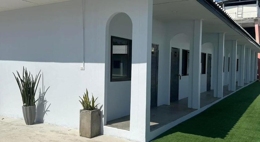 パタヤ 17 Garden  3つ星 ホテル プール