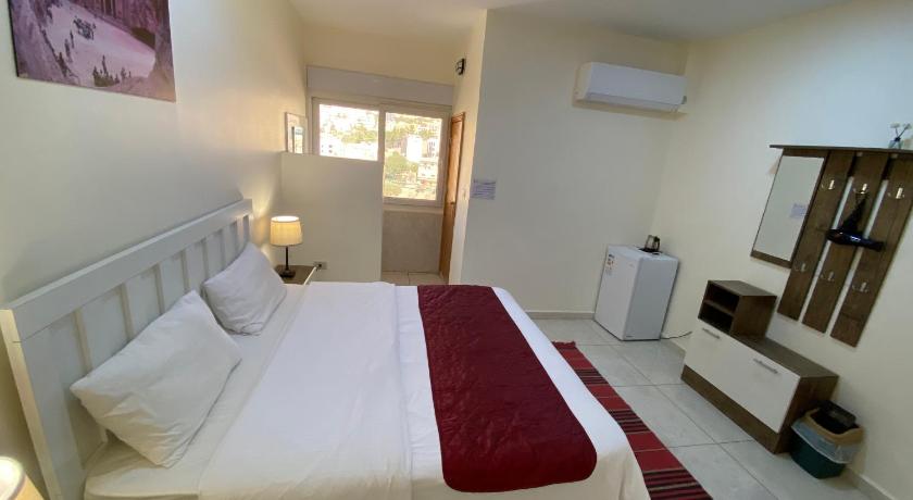 Rose city inn - image 13
