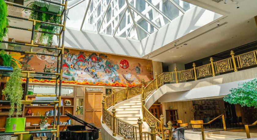 Montien Hotel Surawong Bangkok - image 9