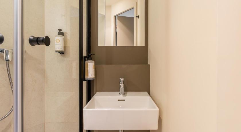 Image of Standard Room - 1 Queen Bed 1 Single Bed 1 Bunk Bed 12