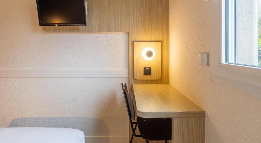 Image of Standard Room - 1 Queen Bed 9