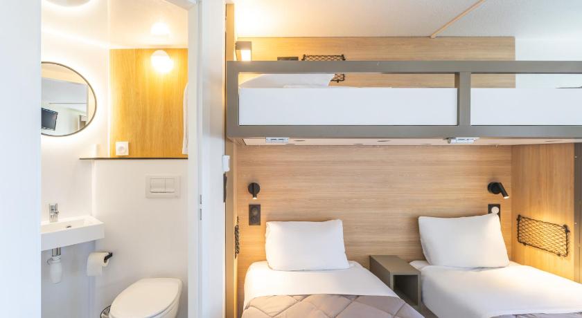Image of Standard Plus Room - 2 Single Beds 1 Bunk Bed 6