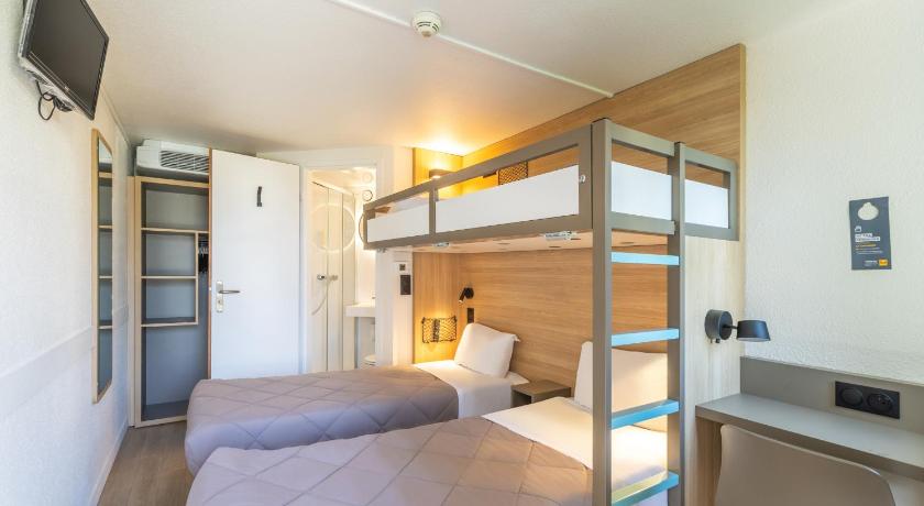 Image of Standard Plus Room - 2 Single Beds 1 Bunk Bed 3