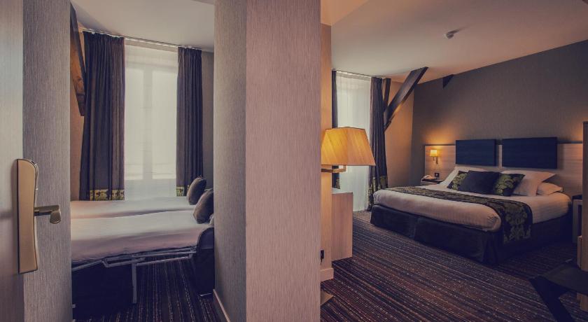 Image of Suite - 1 King Bed, Executive, Living Room, Balneo Bathtub, Sofabed 1