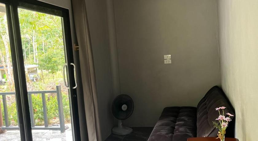 Image of One-Bedroom Bungalow 12