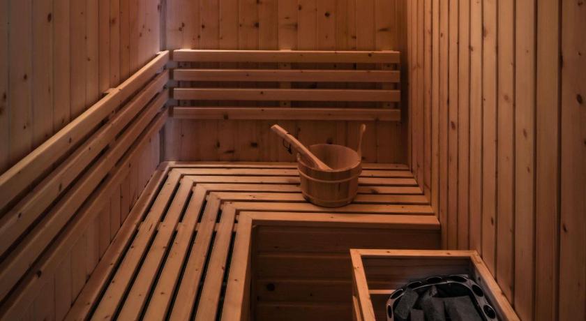 Image of Two Bedroom Exclusive Suite with Sauna and Lounge Access 4