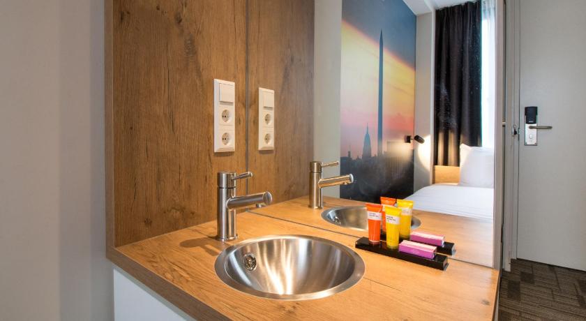 Image of Small Double Room 2