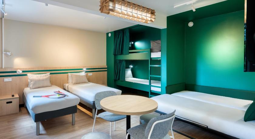 Image of Standard Double Room with Four Single Beds 1