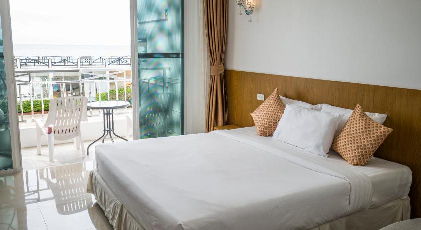 Image of Deluxe Double Room 7