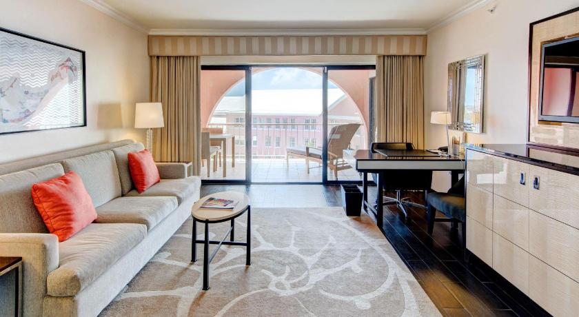 Image of Fairmont Gold Harborview Suite King, Oversized Balcony, Access To Gold Lounge, 725Sf 67Sm 3